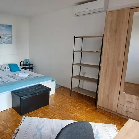 Apartment Sea And Mountain *